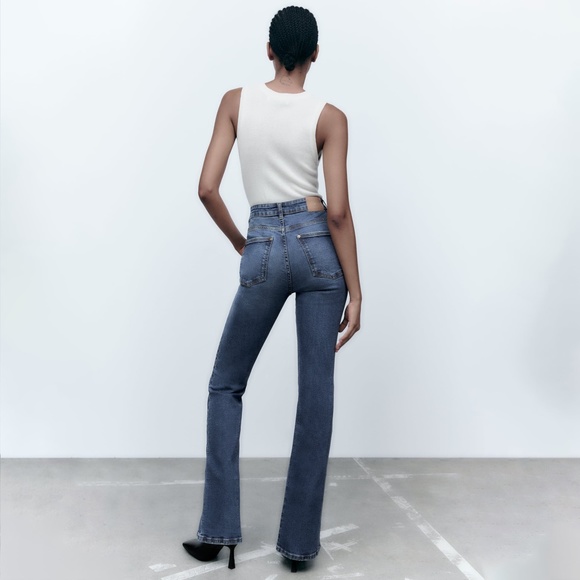 Zara Z1975 HIGH RISE FLARED JEANS - Picture 3 of 10